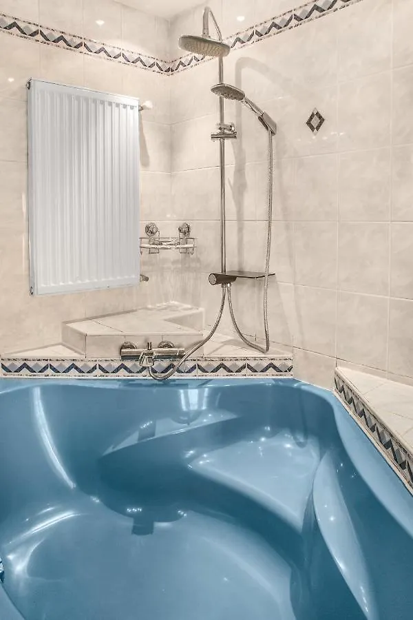 Superb 2Br Apt. Very Spacious Near Millenium Tower Apartment Vienna